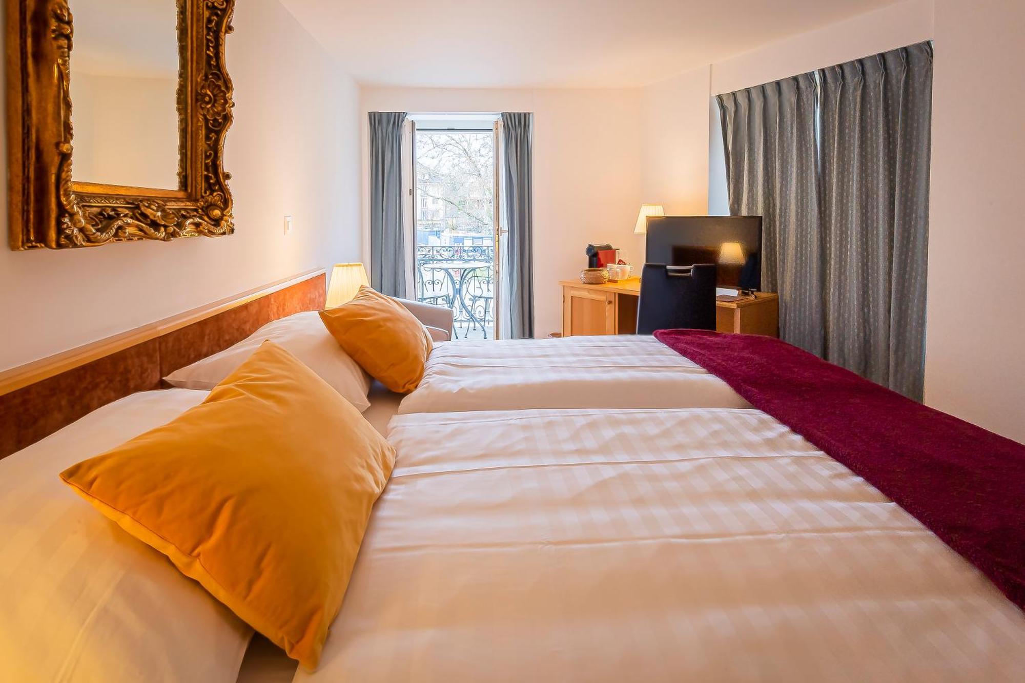 Hôtel du Cheval Blanc - City center Bulle Extérieur photo